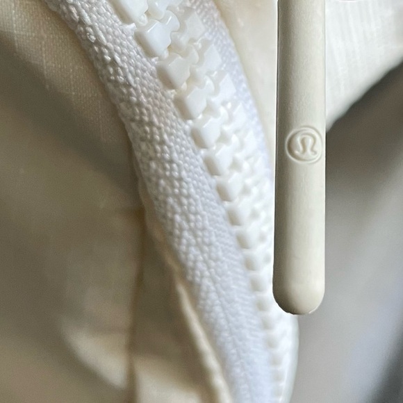 LULULEMON ATHLETICA Everywhere Cream Belt Bag - Picture 14 of 14